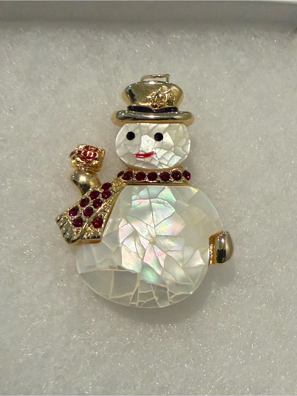 Snowman pin( brooch)